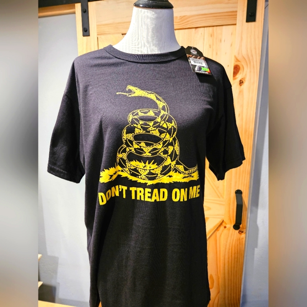 Don't Tread on Me!! Graphic Tshirt